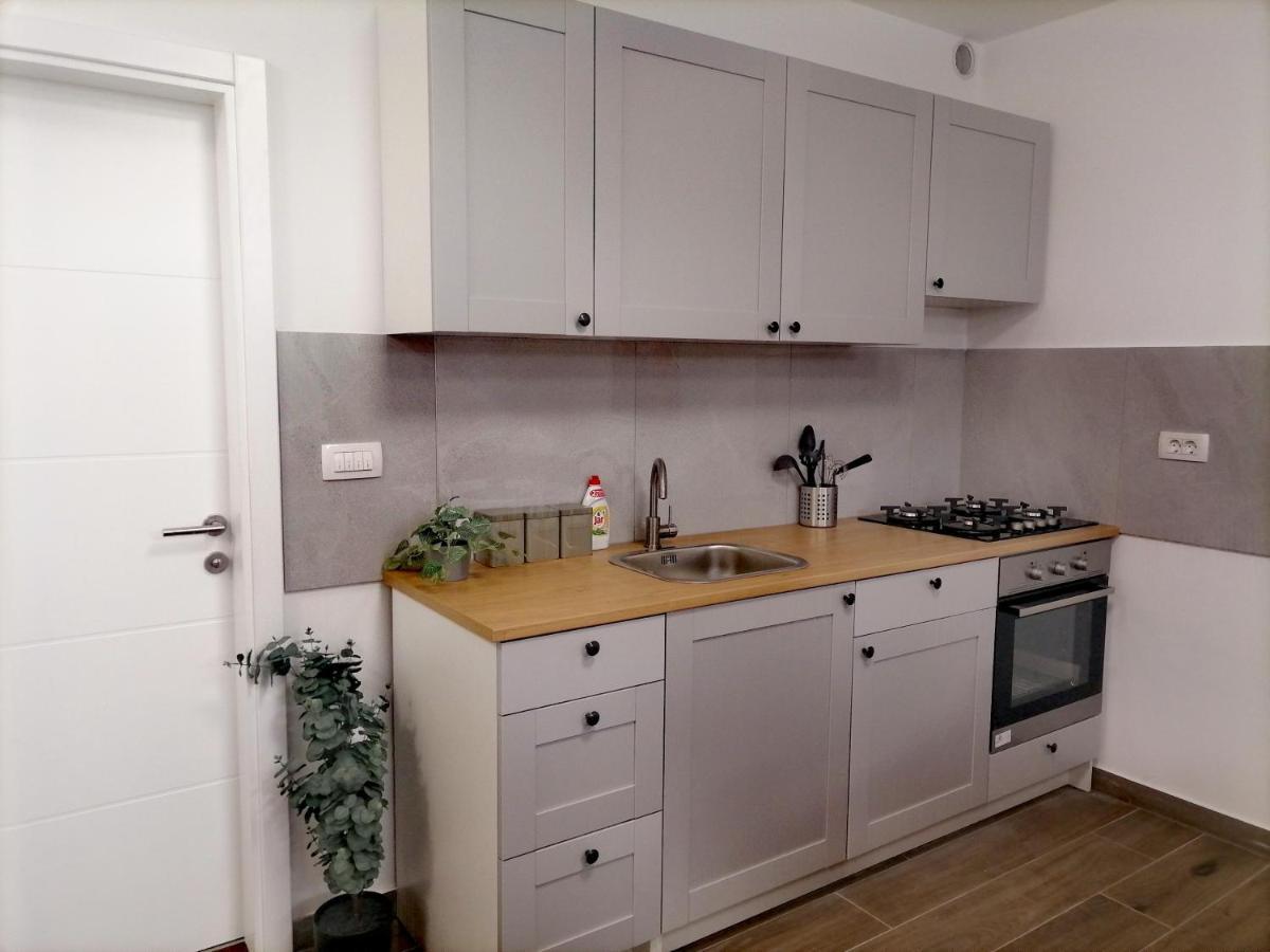 Apartman Bruno Apartment Kastela Exterior photo