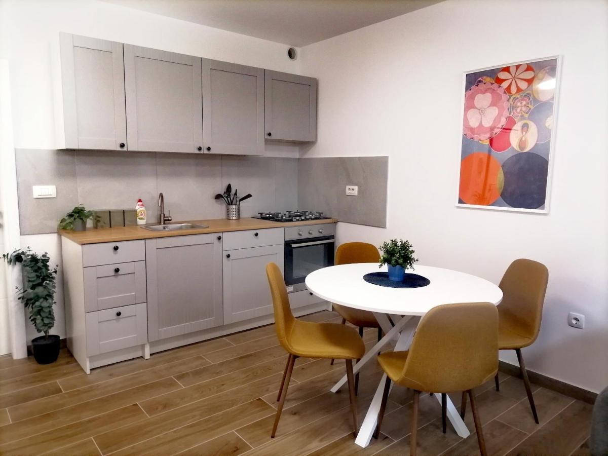 Apartman Bruno Apartment Kastela Exterior photo