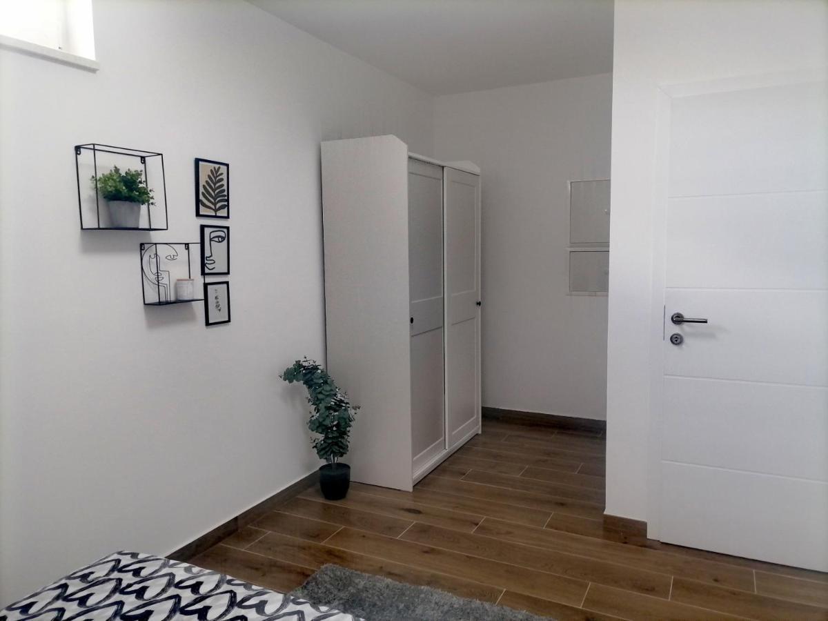 Apartman Bruno Apartment Kastela Exterior photo